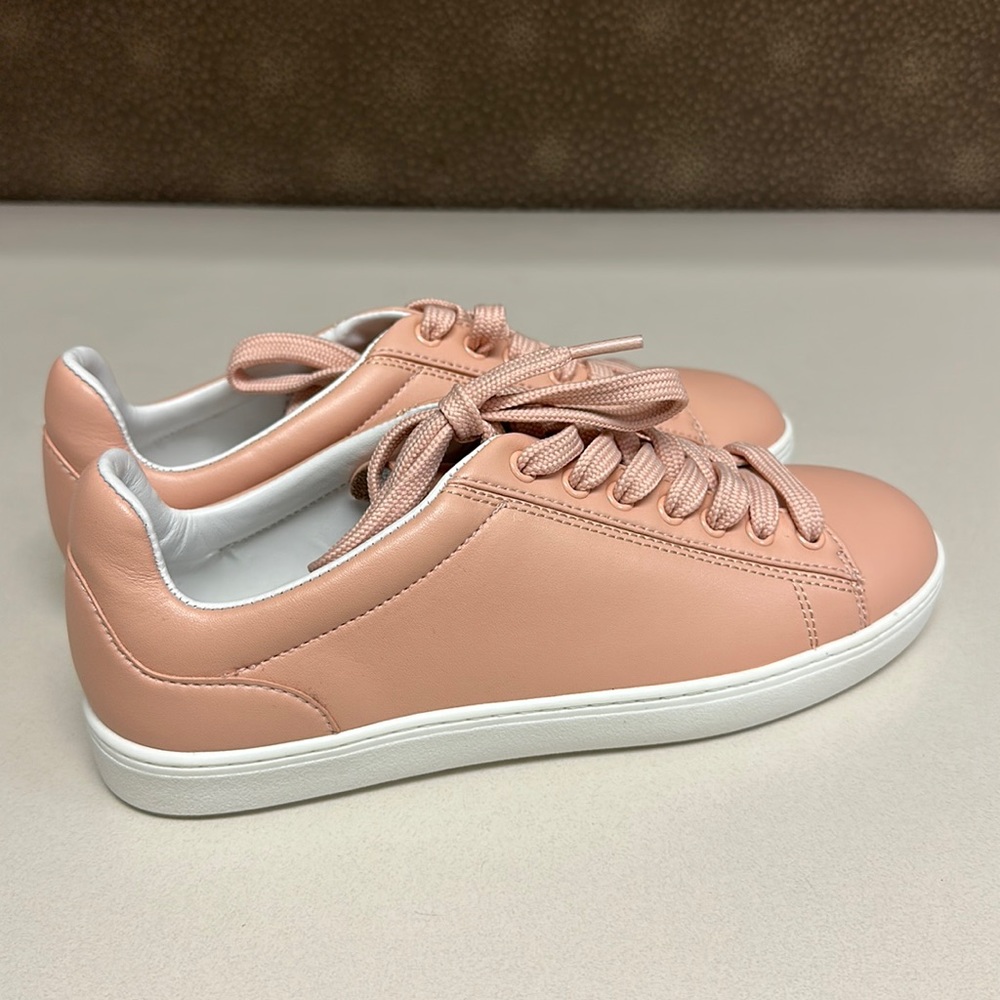 🔥🔥🔥NEW Stuart Weitzman Sneakers